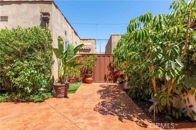 3654 Cerritos Avenue, Long Beach, CA 90807