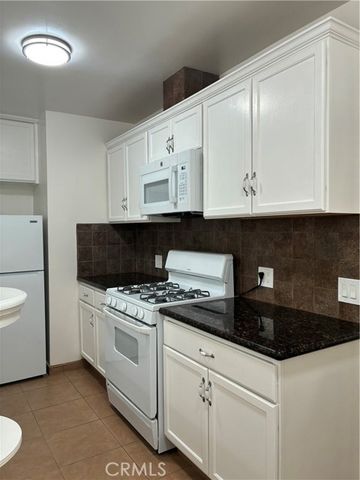 3654 Cerritos Avenue, Long Beach, CA 90807