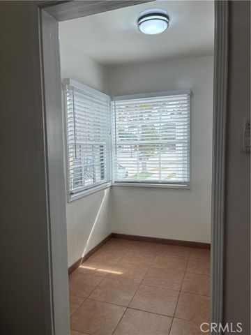 3654 Cerritos Avenue, Long Beach, CA 90807