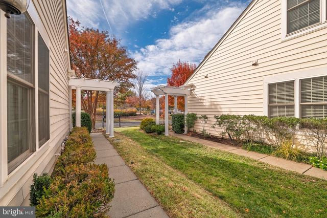 44472 OAKMONT MANOR SQ, Ashburn, VA 20147