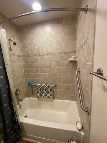 2105 Oakridge Drive, Ava, MO 65608