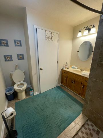 2105 Oakridge Drive, Ava, MO 65608