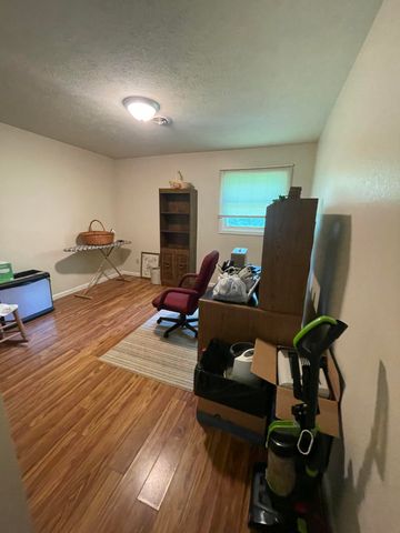 2105 Oakridge Drive, Ava, MO 65608