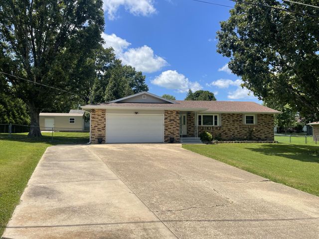 2105 Oakridge Drive, Ava, MO 65608