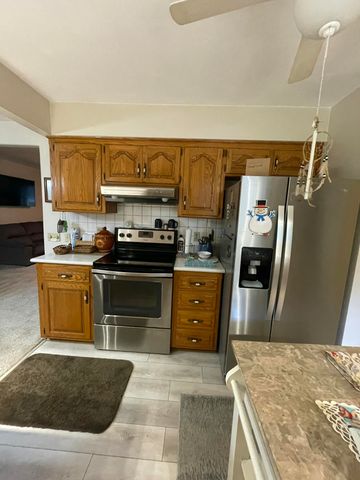 2105 Oakridge Drive, Ava, MO 65608