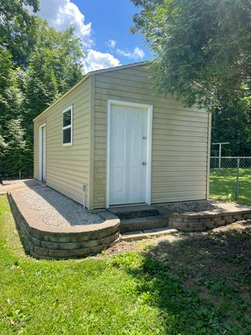 2105 Oakridge Drive, Ava, MO 65608