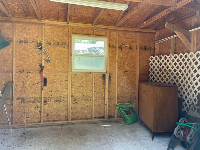 2105 Oakridge Drive, Ava, MO 65608