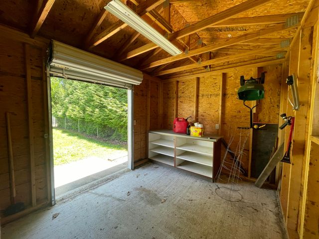 2105 Oakridge Drive, Ava, MO 65608