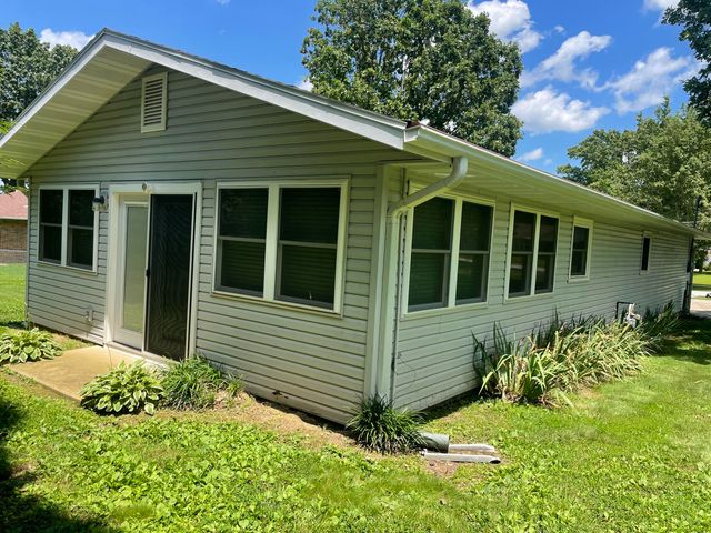 2105 Oakridge Drive, Ava, MO 65608