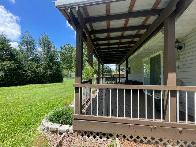 2105 Oakridge Drive, Ava, MO 65608