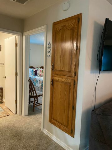 2105 Oakridge Drive, Ava, MO 65608