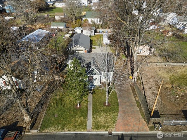 22 NW B Street, College Place, WA 99324