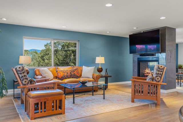 1801 & 1801A Calle De Sebastian, Santa Fe, NM 87505