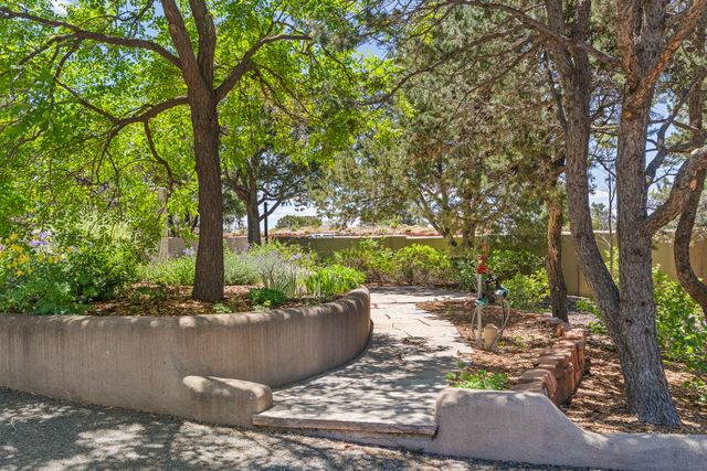 1801 & 1801A Calle De Sebastian, Santa Fe, NM 87505