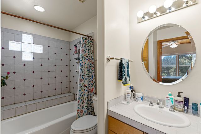 1801 & 1801A Calle De Sebastian, Santa Fe, NM 87505