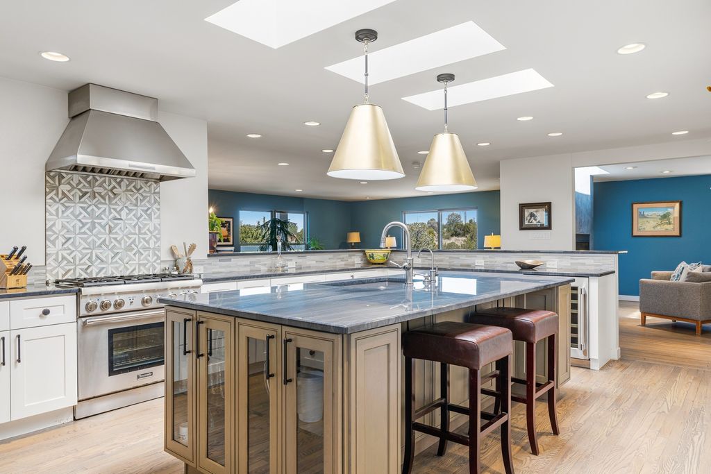 1801 & 1801A Calle De Sebastian, Santa Fe, NM 87505