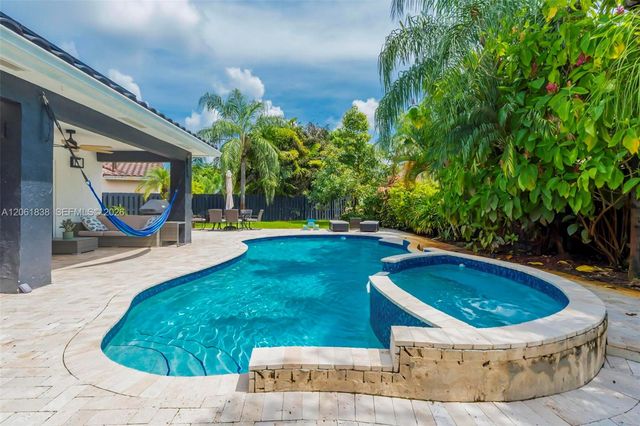 5900 York Ln, Davie, FL 33331