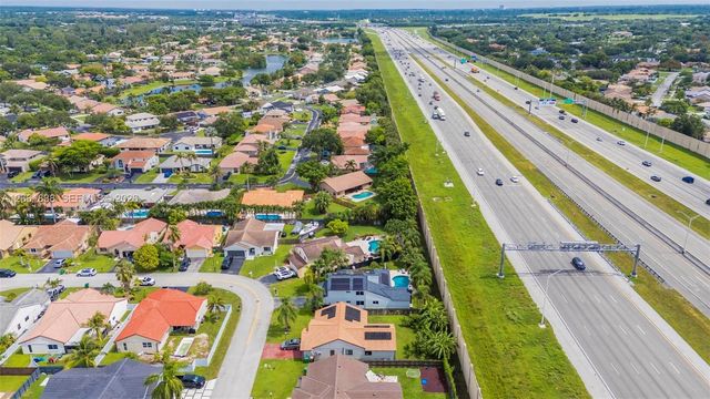 5900 York Ln, Davie, FL 33331
