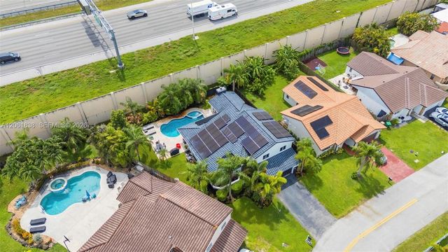 5900 York Ln, Davie, FL 33331