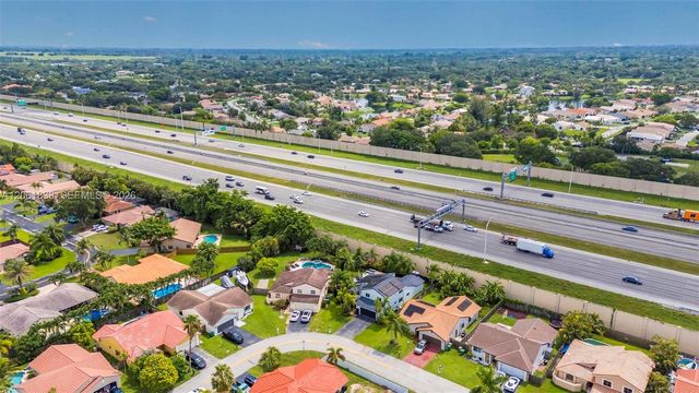 5900 York Ln, Davie, FL 33331