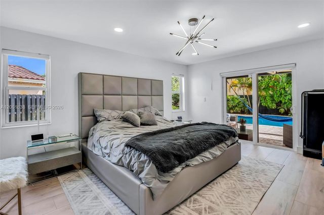 5900 York Ln, Davie, FL 33331