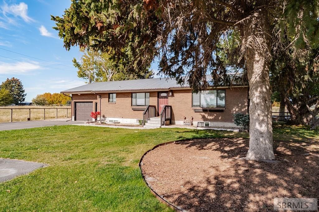 Image 5 of property listing at 4665 E Bailey Lane, Ammon, ID 83406