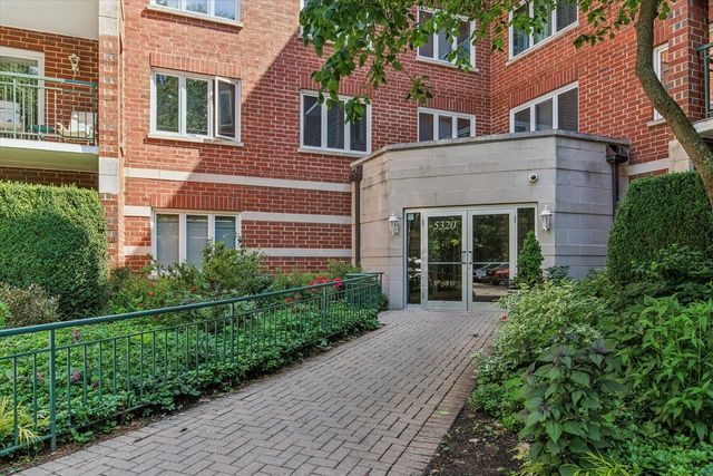 5320 N Lowell Avenue 205, Chicago, IL 60630