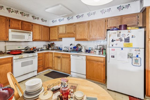 5320 N Lowell Avenue 205, Chicago, IL 60630