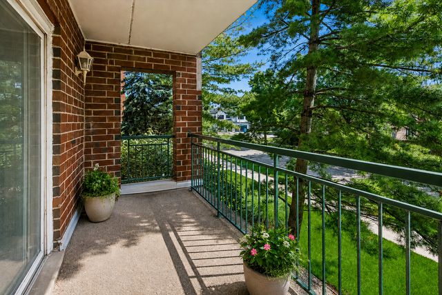 5320 N Lowell Avenue 205, Chicago, IL 60630