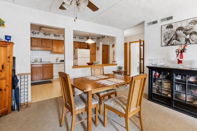 5320 N Lowell Avenue 205, Chicago, IL 60630
