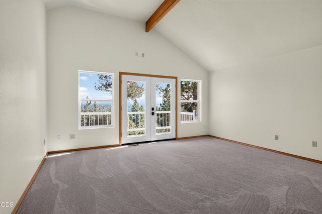 1573 NW City View Drive, Bend, OR 97703