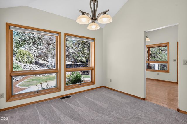 1573 NW City View Drive, Bend, OR 97703