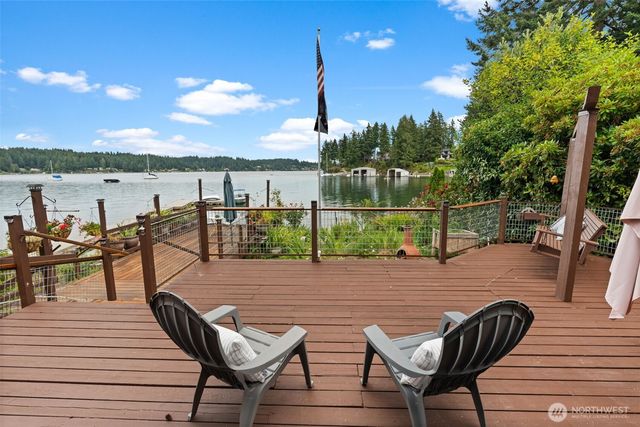 225 3rd Court, Fox Island, WA 98333