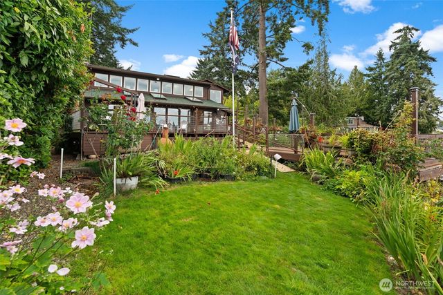 225 3rd Court, Fox Island, WA 98333