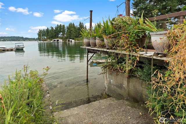 225 3rd Court, Fox Island, WA 98333