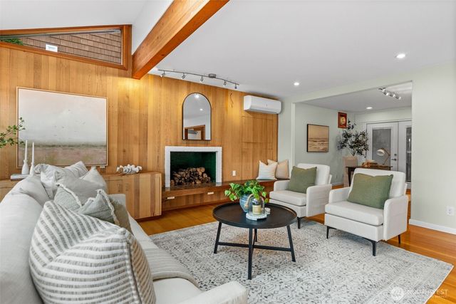 225 3rd Court, Fox Island, WA 98333