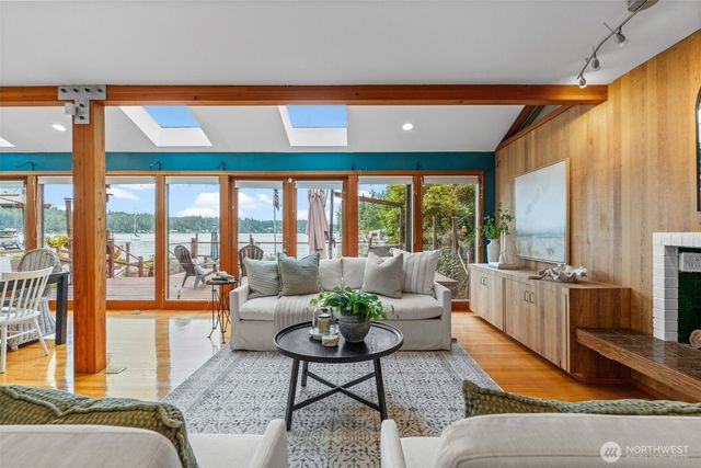 225 3rd Court, Fox Island, WA 98333