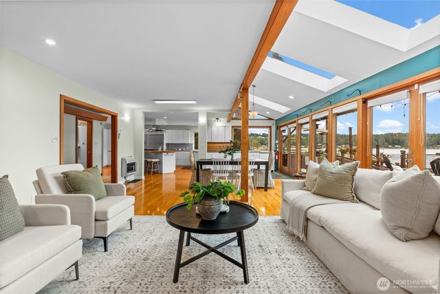 225 3rd Court, Fox Island, WA 98333