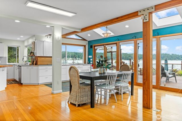 225 3rd Court, Fox Island, WA 98333