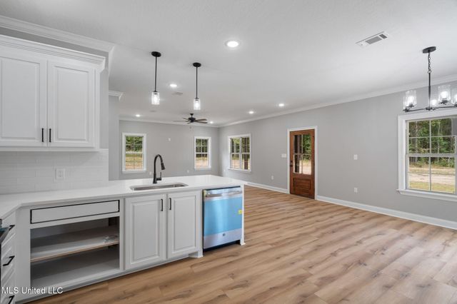 158 Woodbridge Lane, Seminary, MS 39479