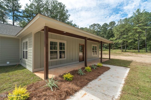 158 Woodbridge Lane, Seminary, MS 39479