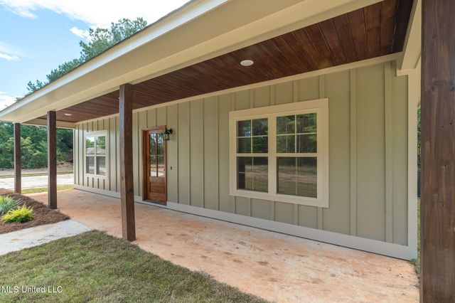 158 Woodbridge Lane, Seminary, MS 39479