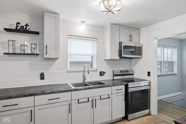 7104 E 10th Street, Indianapolis, IN 46219