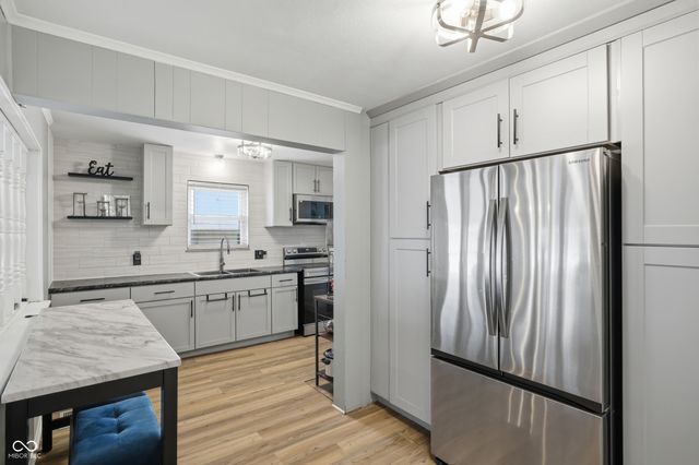 7104 E 10th Street, Indianapolis, IN 46219