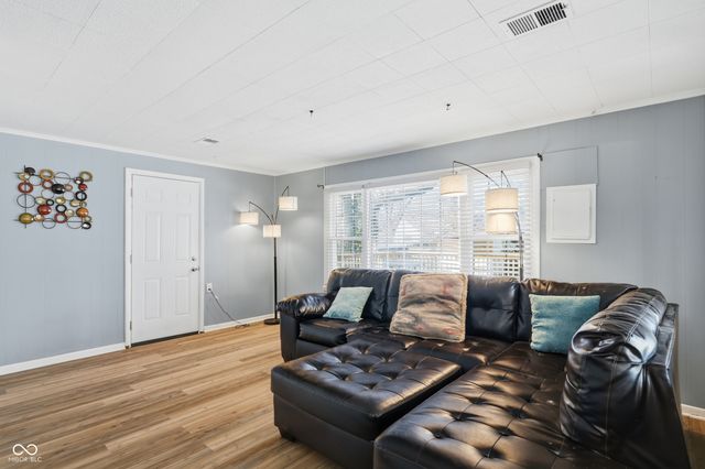 7104 E 10th Street, Indianapolis, IN 46219