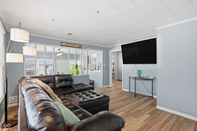 7104 E 10th Street, Indianapolis, IN 46219