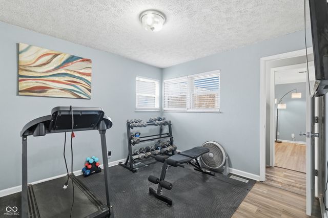 7104 E 10th Street, Indianapolis, IN 46219