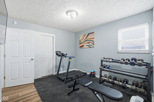 7104 E 10th Street, Indianapolis, IN 46219