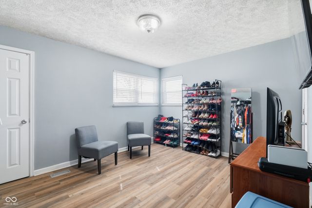 7104 E 10th Street, Indianapolis, IN 46219