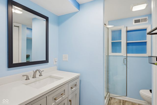 7104 E 10th Street, Indianapolis, IN 46219